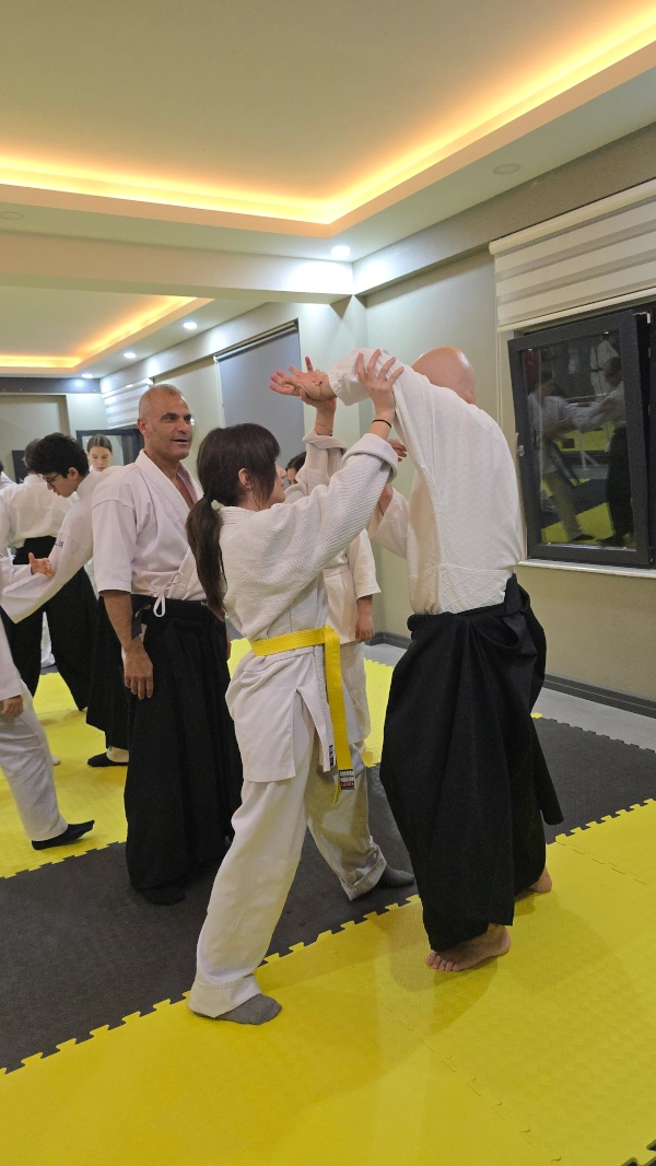 Toplu seminer fotoğrafı, katılımcılar ve Dr. Bodo Rödel
