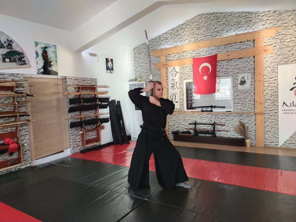 Antalya Iaido Eğitimi: Japon Kılıç Sanatı ve İç Disiplin